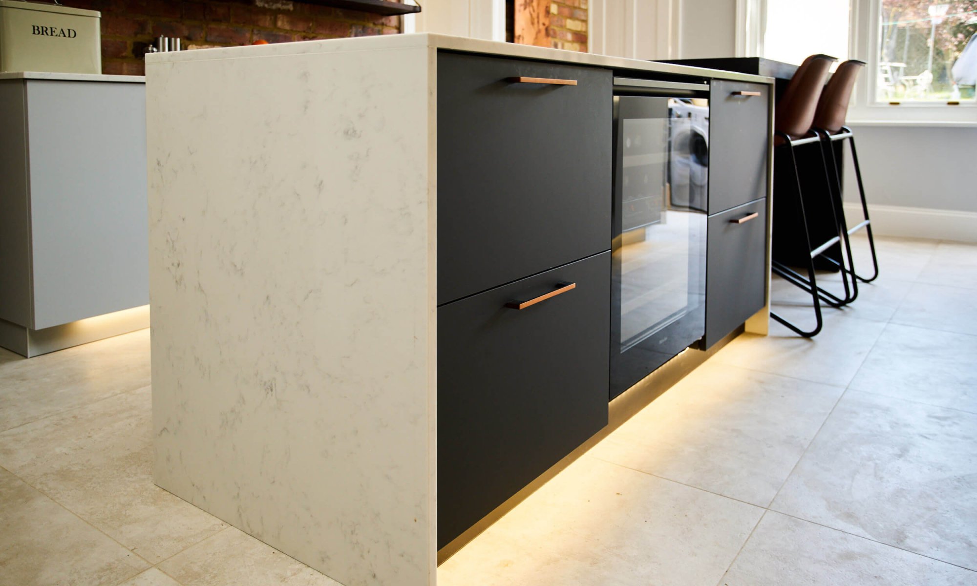 Modern Kitchen marble island