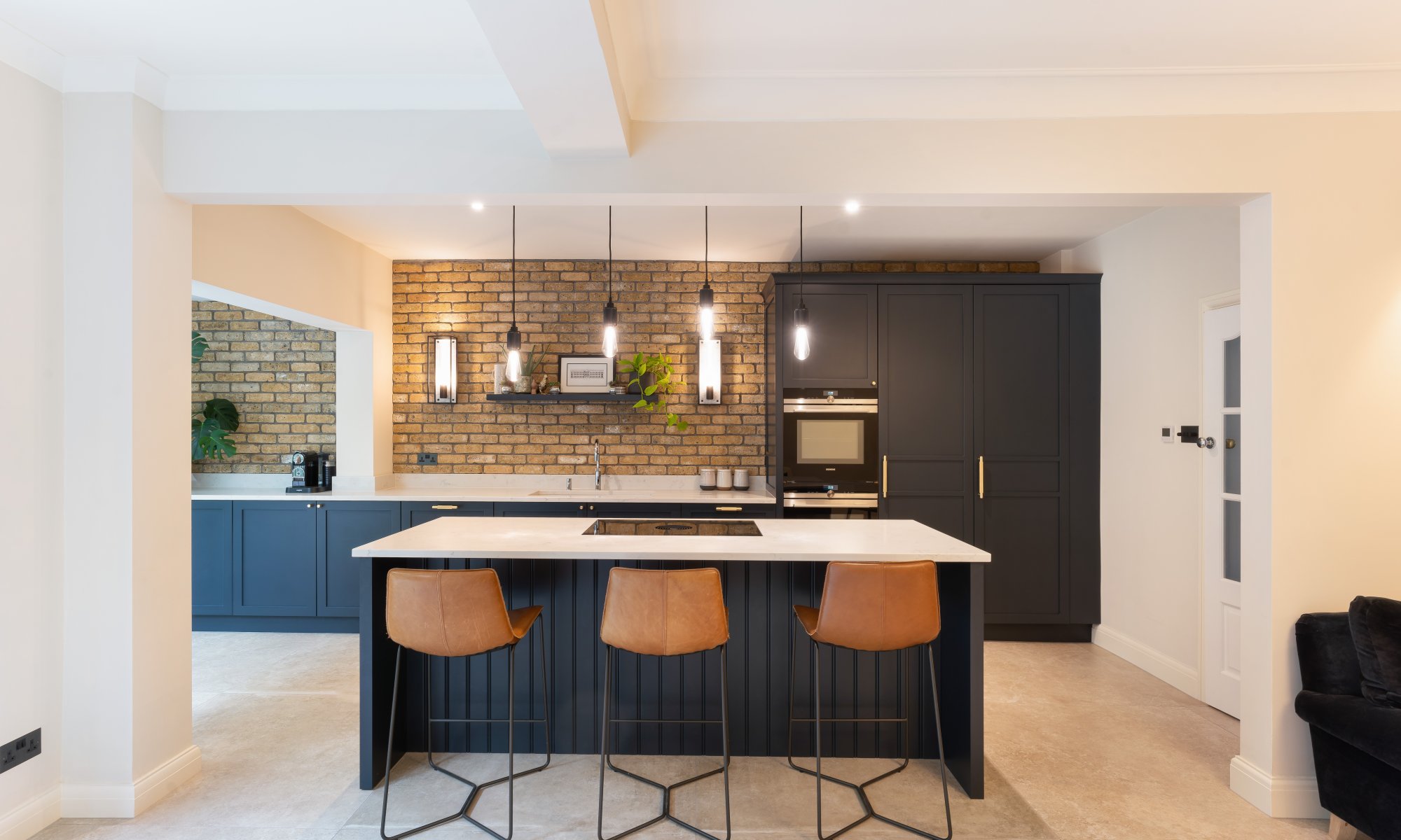 Shaker painted kitchen in Farrow and Ball Off Black